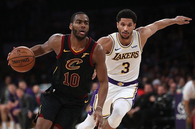 LOOK: The internet reacts to Lakers loss against league-worst Cavs