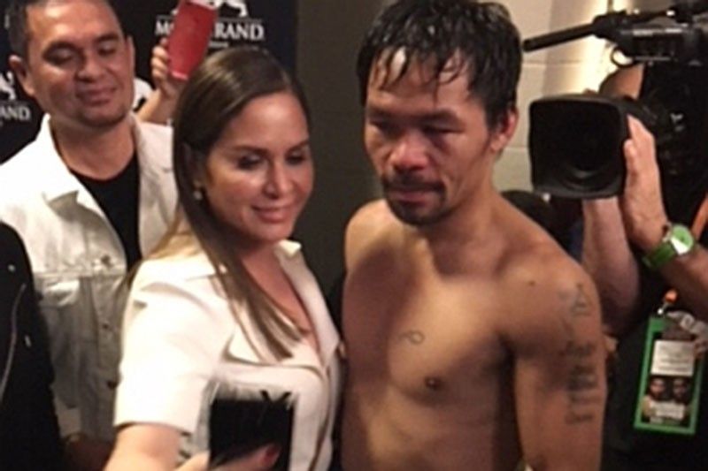 Pacquiao may minor eye injury