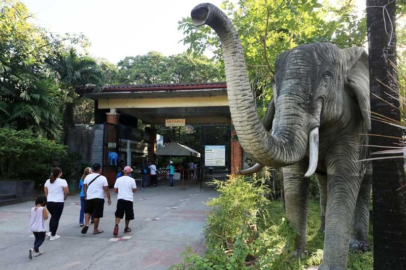 Manila Zoo, ipinasara ni Erap