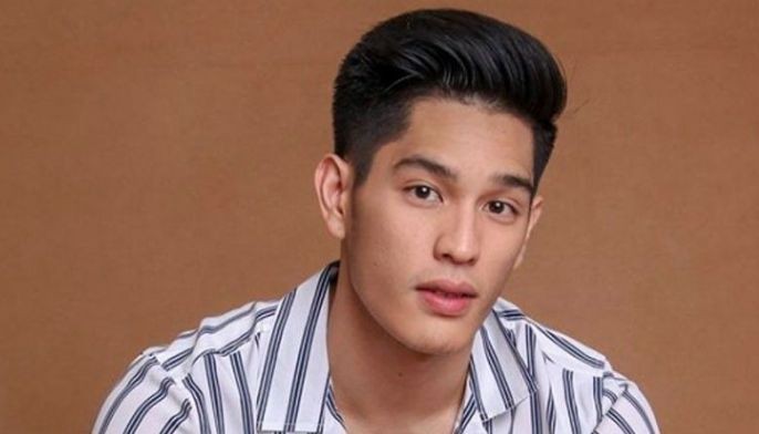 Dating modelo na si Gab napansin sa halik