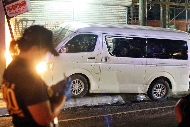 Cebu town mayor survives ambush; husband, 2 others slain