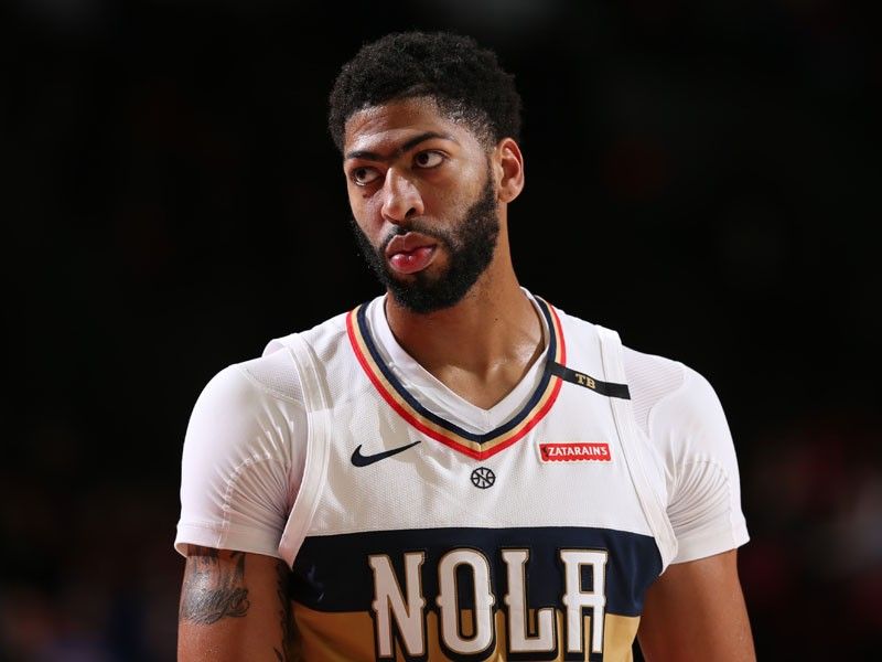 New Orleans' Anthony Davis fined for fan gesture