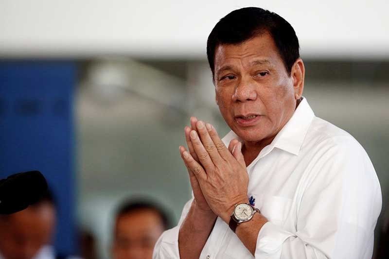 Duterte to public: Donâ��t be afraid of vaccines