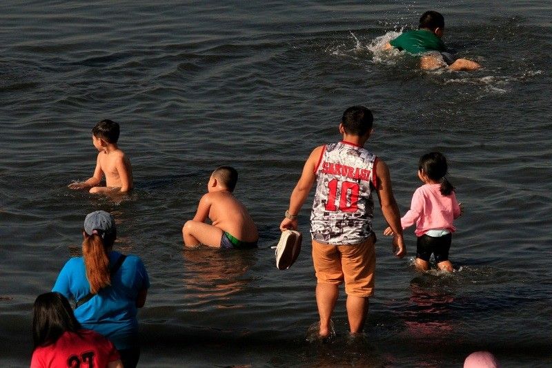 DOH: Huwag munang lulusong sa Manila Bay