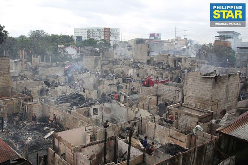 Cainta fire: 2 natusta, 300 bahay naabo