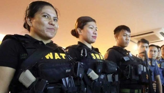 Quezon City Police receives body cameras, handcuffs | Philstar.com