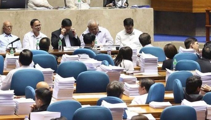 Trabaho ng Kamara tuloy kahit naka-break