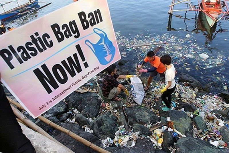 Mga 'plastic' i-ban sa syudad