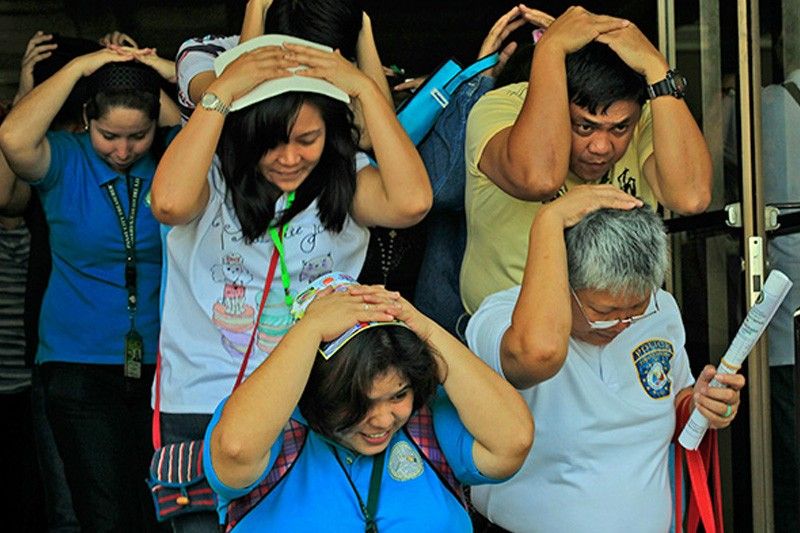 Simultaneous earthquake drill quarterly na ipahigayon