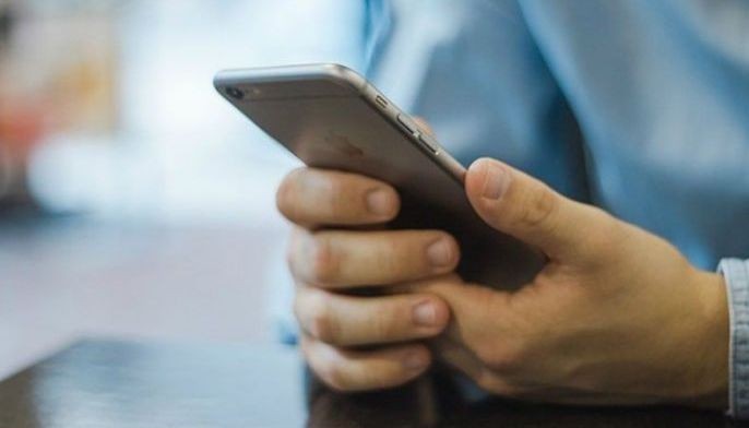 Duterte approves lifetime cellphone number law