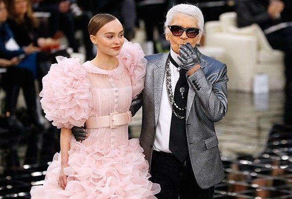 London, Milan Fashion Weeks honor 'genius' Lagerfeld