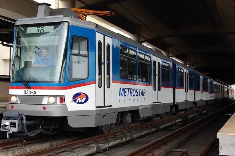 450 pasahero pinababa sa MRT-3