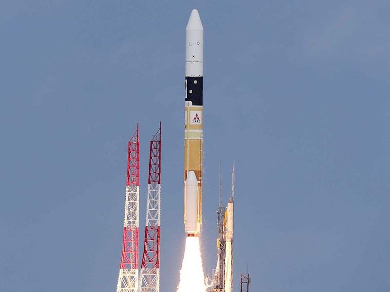 Japan probe makes asteroid landing