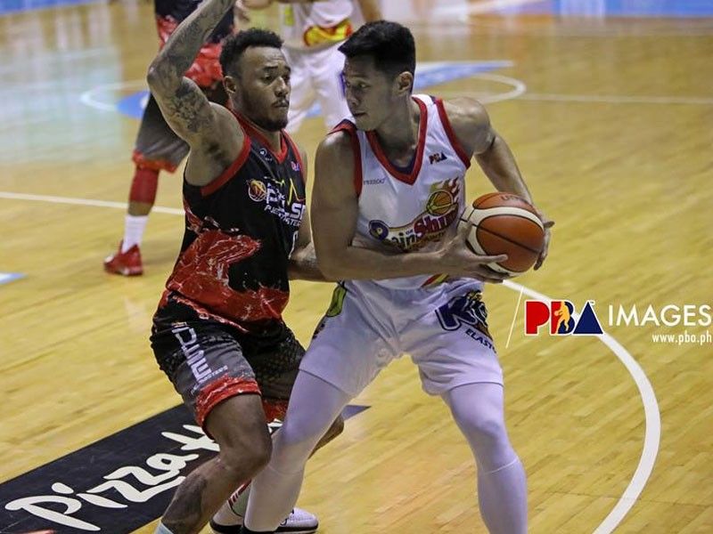 Rain or Shine's Mocon named Rookie of the Month by PBA scribes