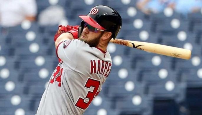 Harper, Phillies agree to record $330M deal