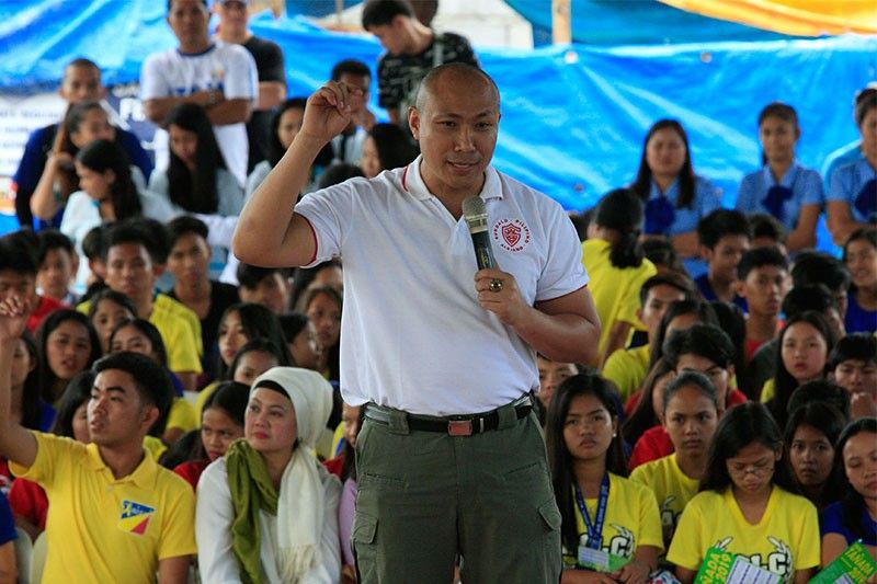 Alejano presses gov't to protest Chinese intimidation of Filipino fishermen