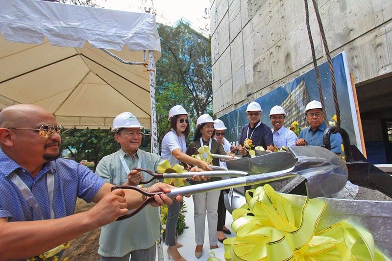 Latitude Corporate Center tops off