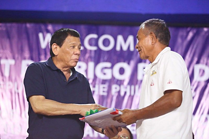 Duterte orders distribution of government lands in Negros
