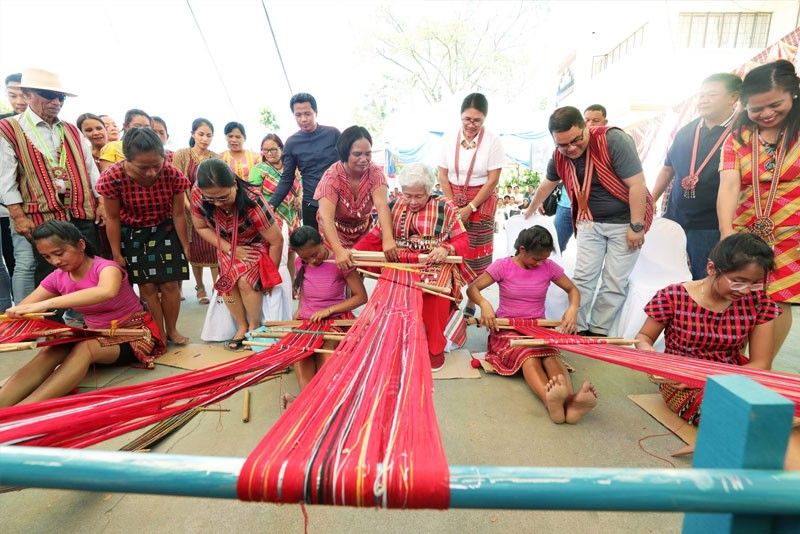 Kalinga school introduces traditional weaving to younger generation