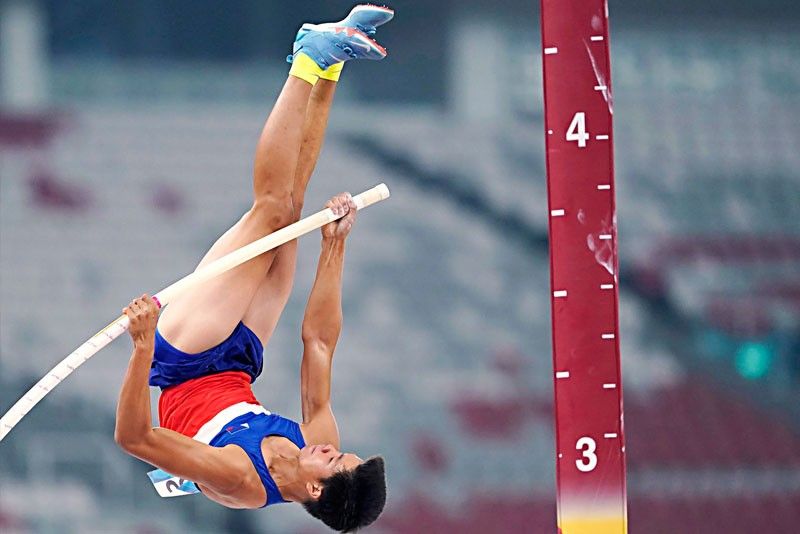 Pole vaulter vows to land gold