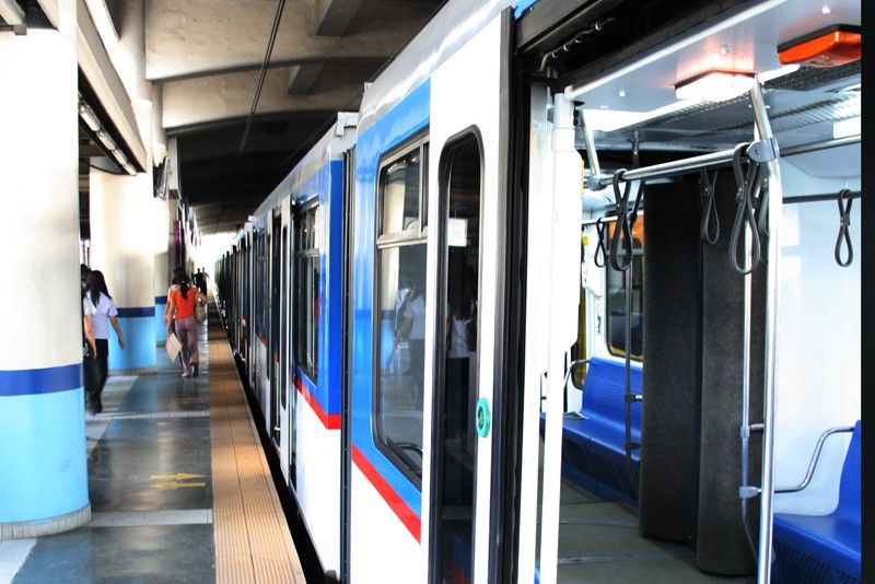 Lady guard nahulihan  ng baril sa MRT, kalaboso