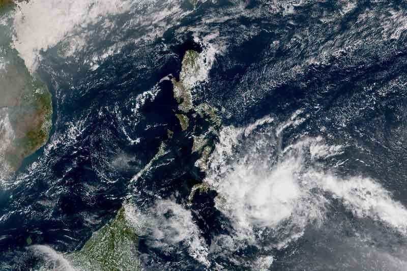 'Chedeng' keeps strength as it heads to Davao region
