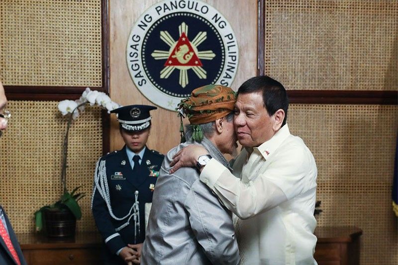 Duterte told Misuari they would 'die together' if federalism talks fail, Palace says