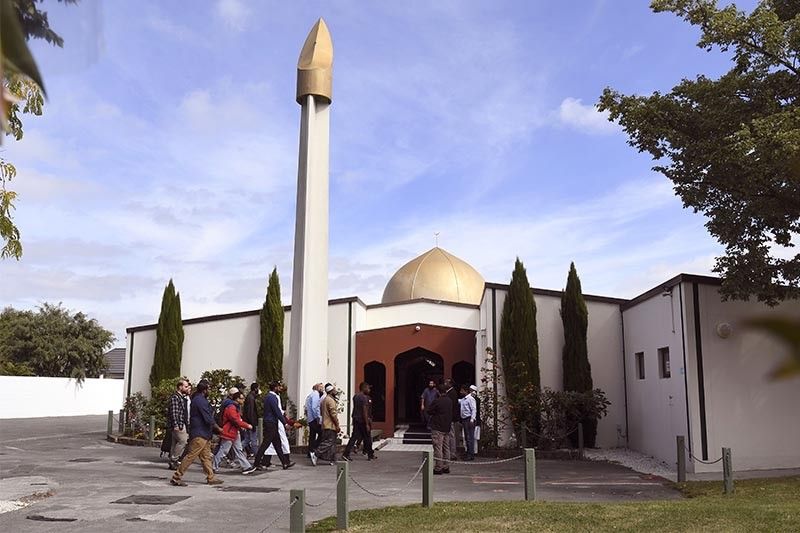 Muslims return to Christchurch mosque as NZ works to move on
