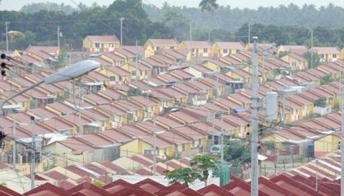 Socialized Housing Project  sa Maynila, sisimulan ni Erap
