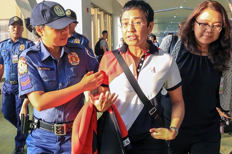 Rappler CEO Maria Ressa inaresto sa NAIA