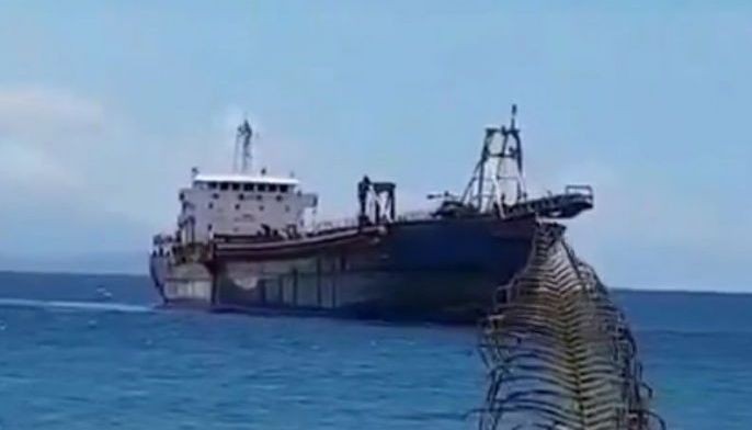 Dredging vessel with Chinese, Indonesian crew spotted in Batangas