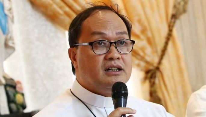 Bishop Pablo Virgilio David defends late mom from Duterte insults