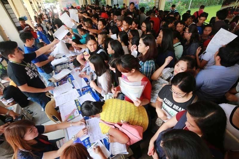 Bill to waive fees for first-time jobseekers