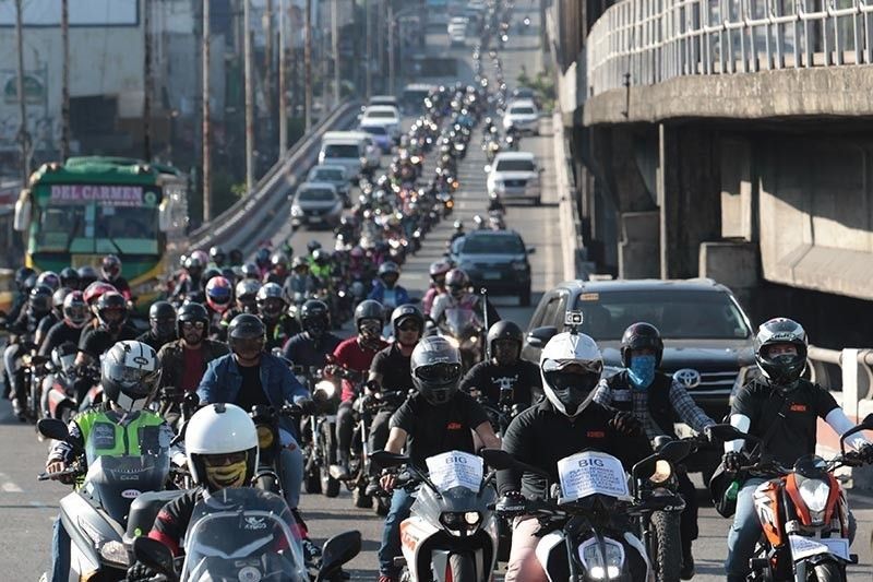 Palace ready to address riders' concerns on 'Doble Plaka' law