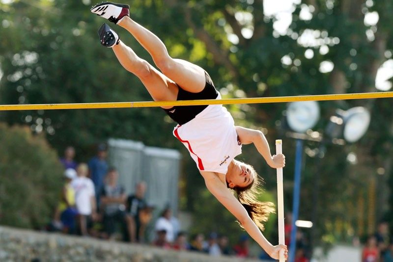 Filipino-American pole vaulter Natalie Uy resets national record