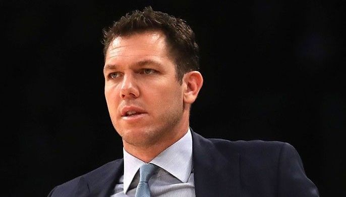 Luke Walton kinuha ng Sacramento