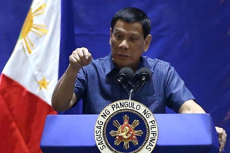MWSS officials sisibakin ni Duterte