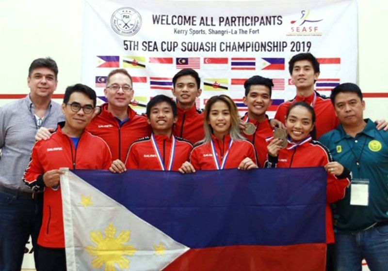 Philippine squashers strike gold