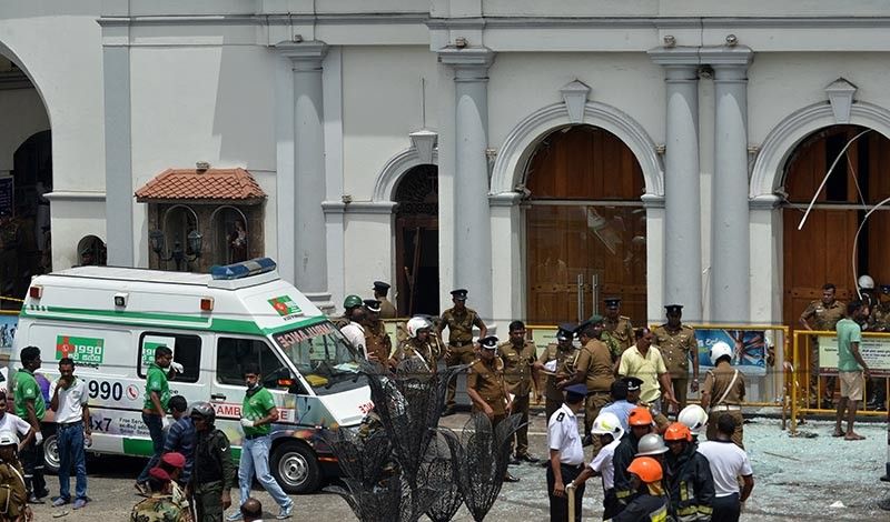 Sri Lanka orders curfew after deadly blasts