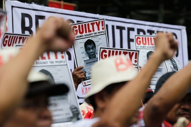 Bagong 'Oust-Duterte plot' parang 'Red October' lang, sabi ng mga kritiko