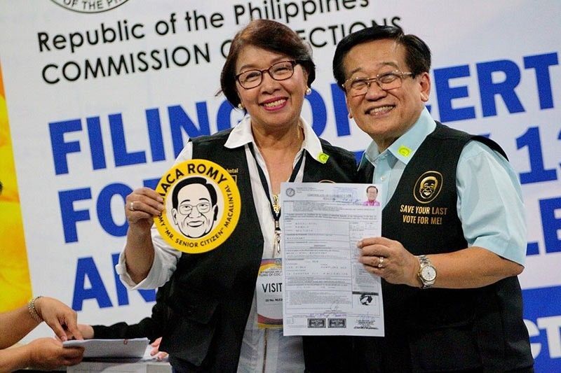 Comelec urged to clarify whether barangay officials can campaign