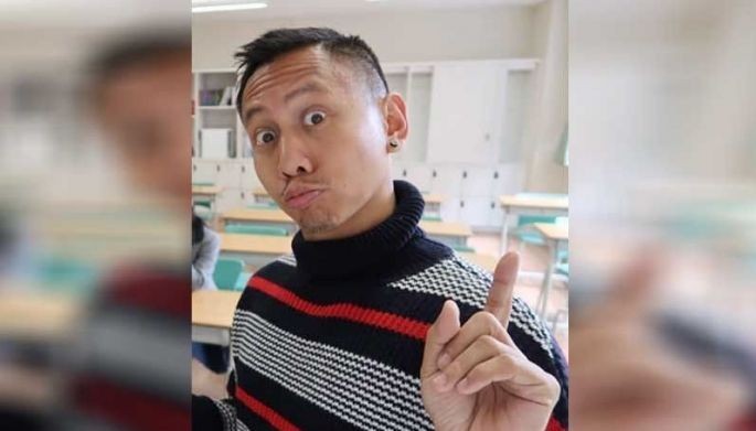 Singer na si Mikey Bustos nag-out na!