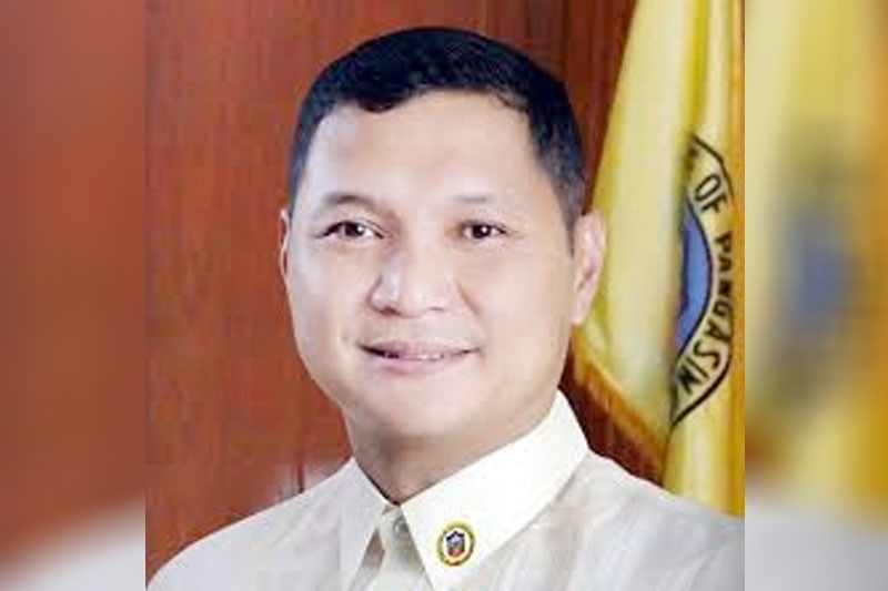 Pangasinan governor  inihabla sa Ombudsman