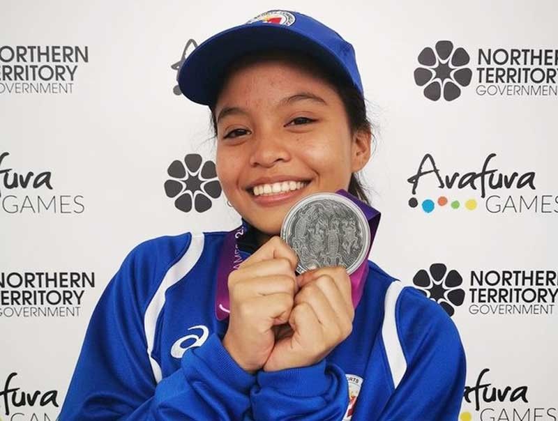 Kate Diaz binuhat ang unang medalya ng Pinas