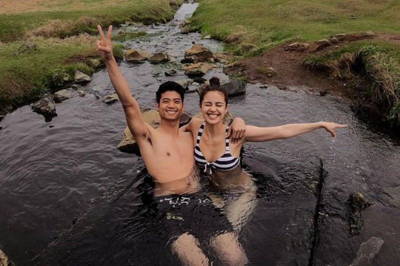 Kahit sobrang lamig Mikael at Megan naghubad sa hot spring sa Iceland!