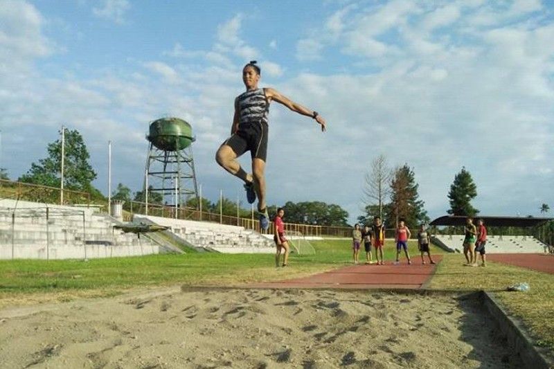 John Mike Lera sets palaro record in long jump