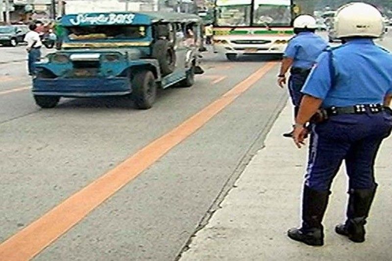 10 traffic enforcers positibo sa drug test
