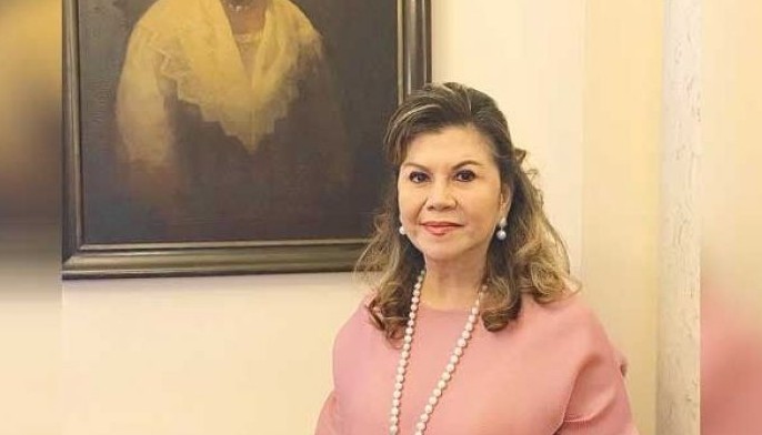 Manay Gina in the service of mothers