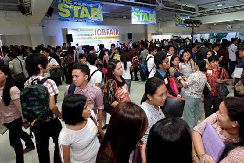 First-Time Jobseekers Act gipaabot nga mapirmahan ni Duterte