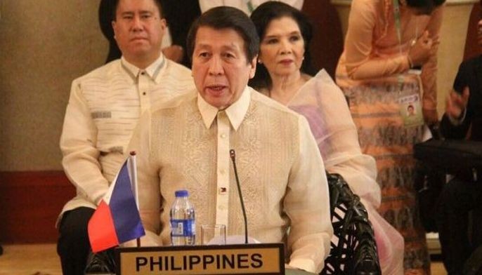 Fari&ntilde;as planned to retire but still filed candidacy in reaction to Marcoses